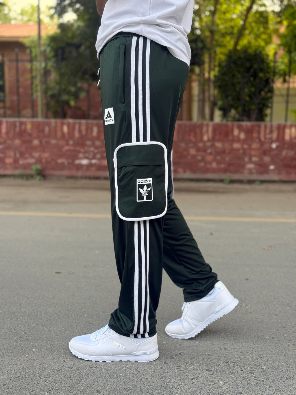 Premium Green Three Tapes Men's 4 way Stretch-able Lycra Oval Pocket Cargo Trousers